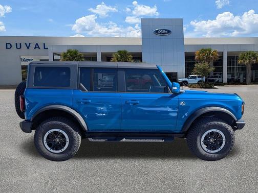 2024 Ford Bronco Outer Banks