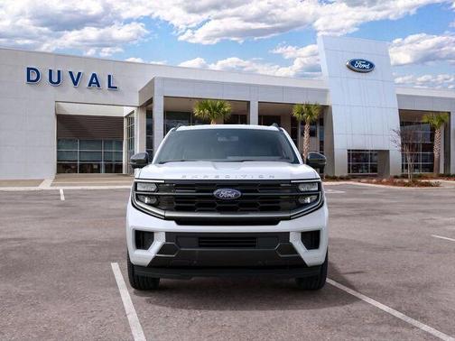 Star White 2027 Ford Expedition Max Platinum