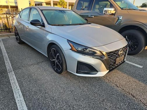 2024 Nissan Altima SR FWD