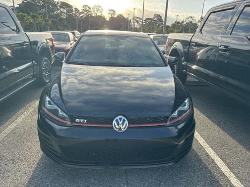 2015 Volkswagen Golf GTI 2.0T SE 4-Door
