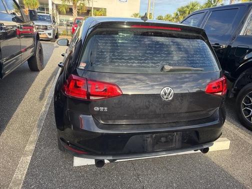 2015 Volkswagen Golf GTI 2.0T SE 4-Door