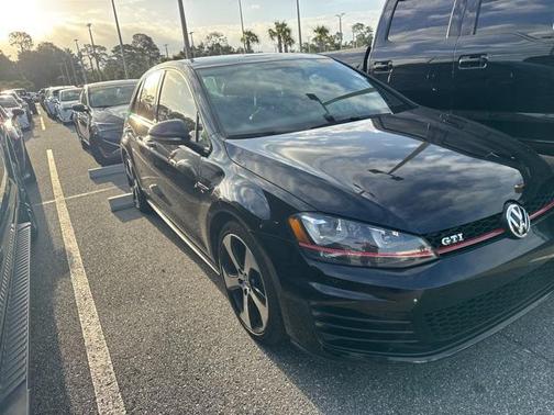 2015 Volkswagen Golf GTI 2.0T SE 4-Door