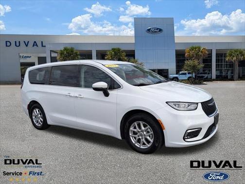 2023 Chrysler Pacifica Touring L