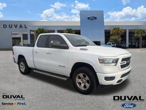 Bright White Clearcoat 2019 RAM 1500 Big Horn