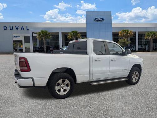 Bright White Clearcoat 2019 RAM 1500 Big Horn