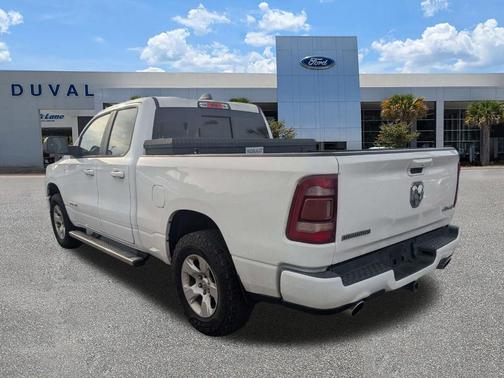 Bright White Clearcoat 2019 RAM 1500 Big Horn