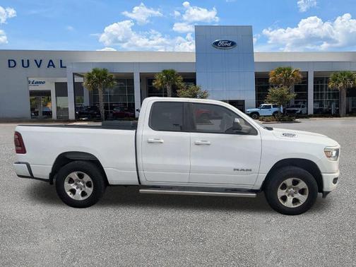 Bright White Clearcoat 2019 RAM 1500 Big Horn