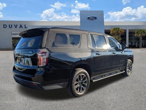 2022 Chevrolet Suburban 4WD Z71