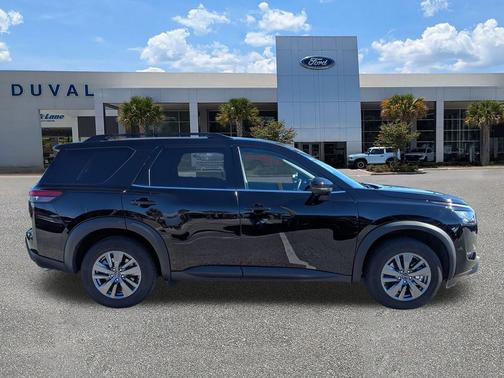 2025 Nissan Pathfinder SV FWD