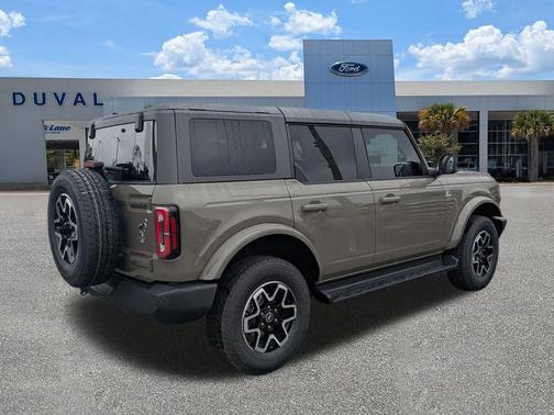 2025 Ford Bronco Outer Banks