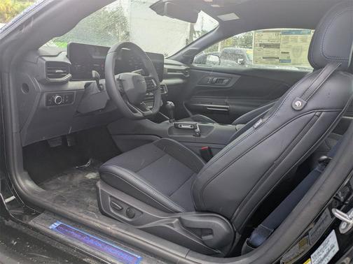 2025 Ford Mustang Dark Horse