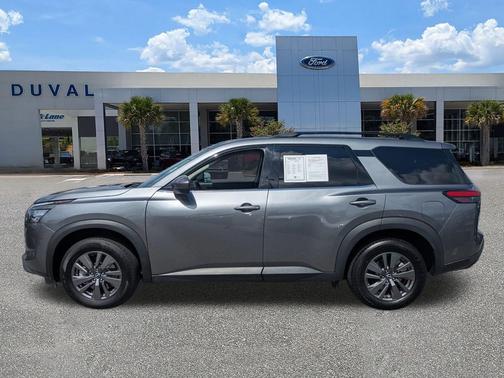 2024 Nissan Pathfinder SV FWD