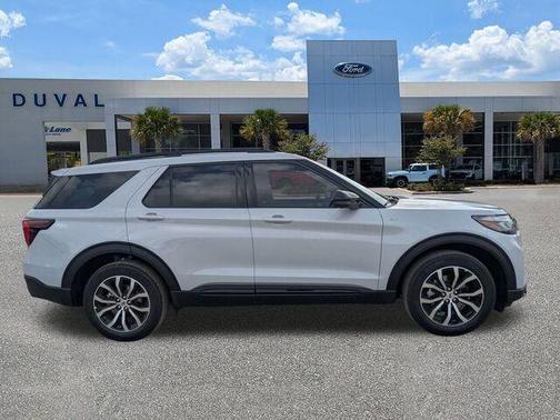 Space White Metallic 2026 Ford Explorer ST-Line