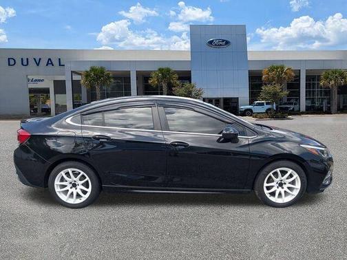 Mosaic Black Metallic 2018 Chevrolet Cruze LT