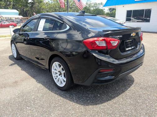 Mosaic Black Metallic 2018 Chevrolet Cruze LT