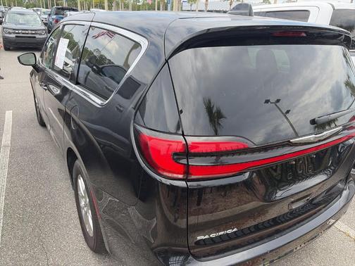 Diamond Black 2024 Chrysler Pacifica Touring-L