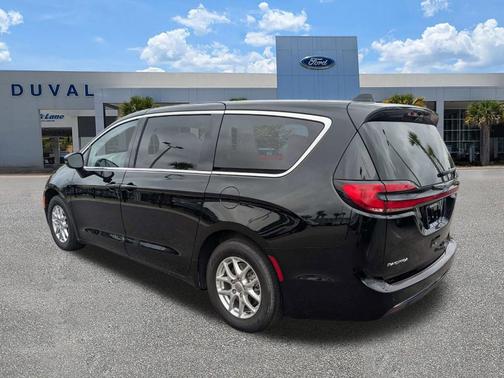 Diamond Black 2024 Chrysler Pacifica Touring-L