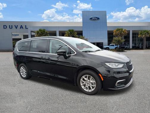 Diamond Black 2024 Chrysler Pacifica Touring-L