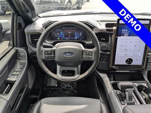 2025 Ford F-150 Lightning LARIAT