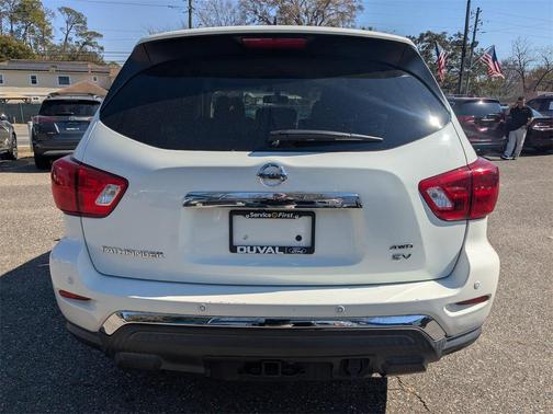 2018 Nissan Pathfinder SV