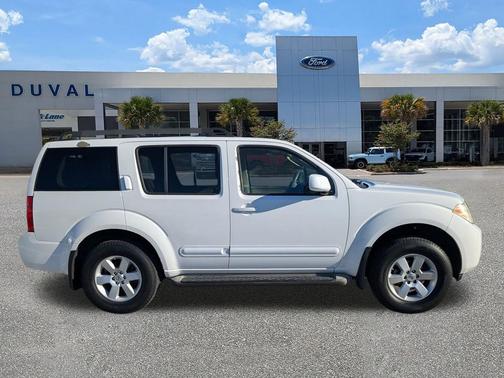 2011 Nissan Pathfinder SV