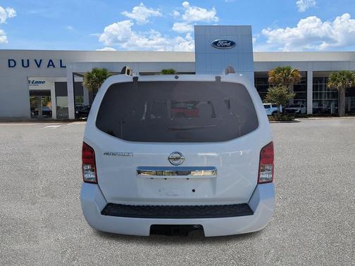 2011 Nissan Pathfinder SV