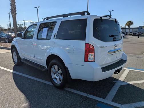 2011 Nissan Pathfinder SV
