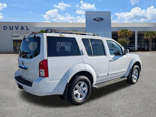 2011 Nissan Pathfinder SV