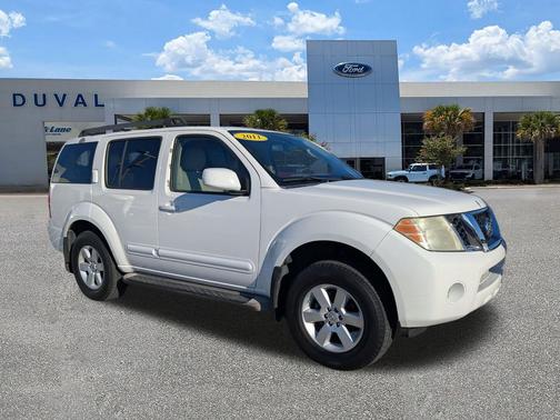 2011 Nissan Pathfinder SV