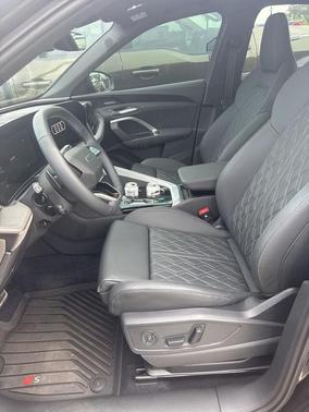 Black 2025 Audi SQ5 3.0T quattro Premium