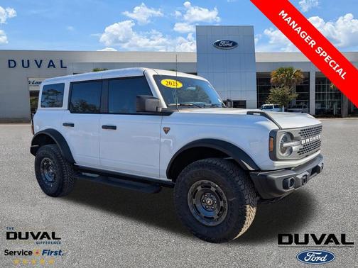 Oxford White 2025 Ford Bronco Badlands SUV