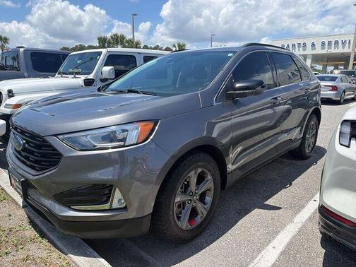 Carbonized Gray Metallic 2022 Ford Edge SEL