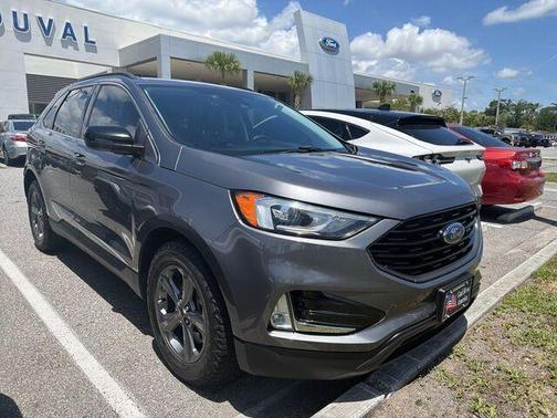 Carbonized Gray Metallic 2022 Ford Edge SEL