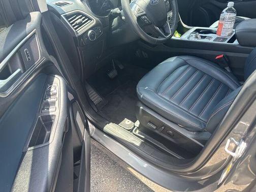 Carbonized Gray Metallic 2022 Ford Edge SEL