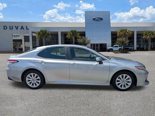Celestial Silver Metallic 2018 Toyota Camry LE