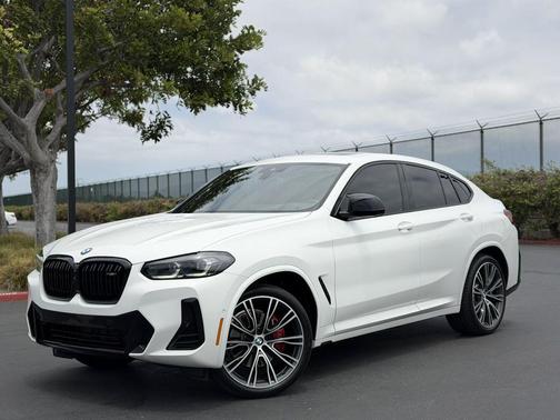 White 2023 BMW X4 M40i