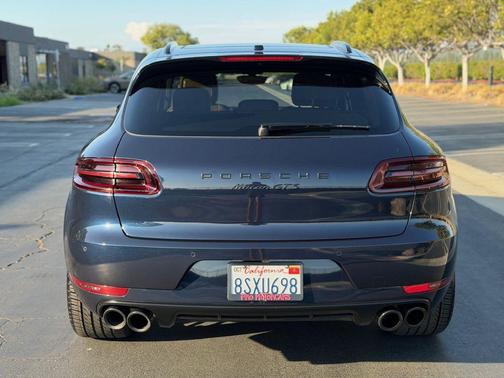 Blue 2018 Porsche Macan GTS