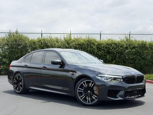 Black 2019 BMW M5