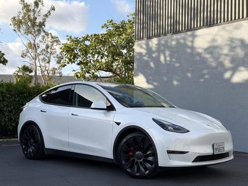White 2022 Tesla Model Y Performance