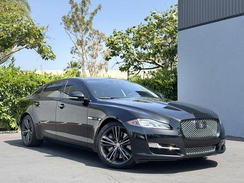Santorini Black 2019 Jaguar XJ XJ Supercharged