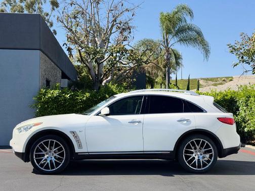 Moonlight White 2014 INFINITI QX70 Base