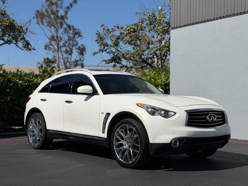 Moonlight White 2014 INFINITI QX70 Base