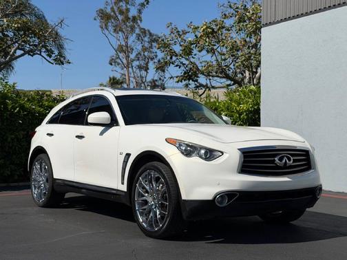 Moonlight White 2014 INFINITI QX70 Base
