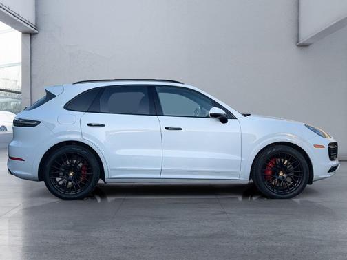 2021 Porsche Cayenne GTS