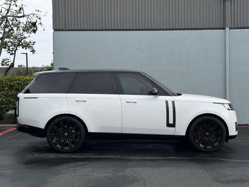 2023 Land Rover Range Rover Autobiography