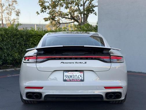 2022 Porsche Panamera Turbo S