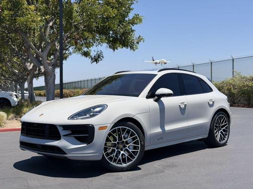 Chalk 2020 Porsche Macan GTS