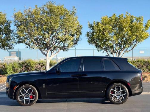 Black 2025 Rolls-Royce Cullinan