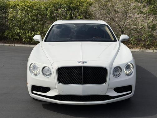 White 2018 Bentley Flying Spur