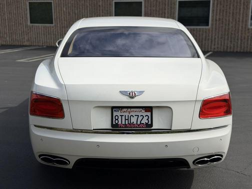 White 2018 Bentley Flying Spur